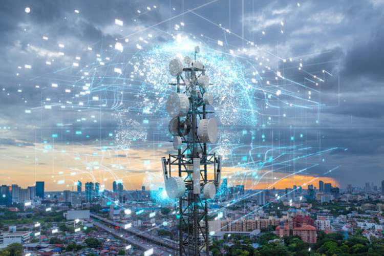 XLSMART dan Telkomsel Selangkah Lagi  Menangi Lelang Frekuensi 700 MHz dan 2,6 GHz 