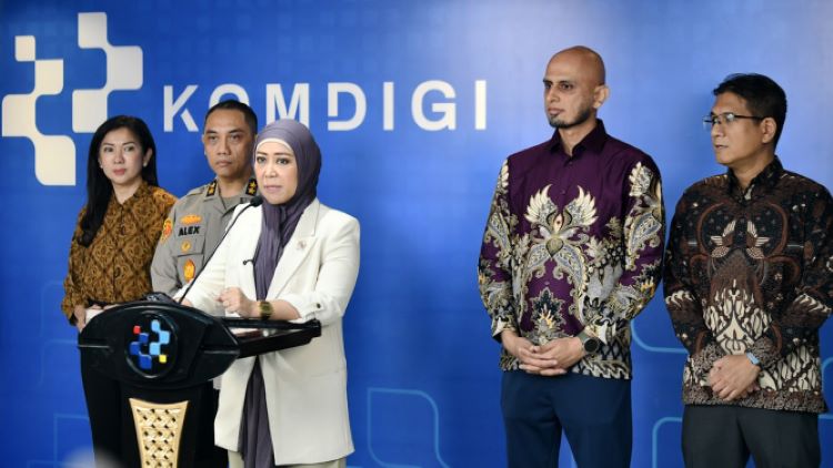Pemenang Lelang Frekuensi 700 MHz dan 2,6 GHz Ditugasi Bangun Akses Internet 538 Desa 