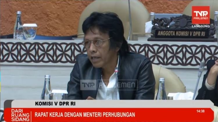 DPR Tuding Aplikator Ojek Online Lakukan Pungli