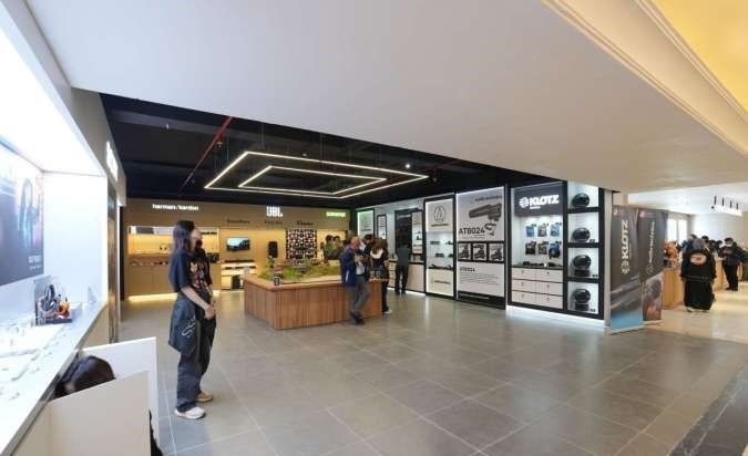 Doss Megastore Ratu Plaza Terluas di Asean