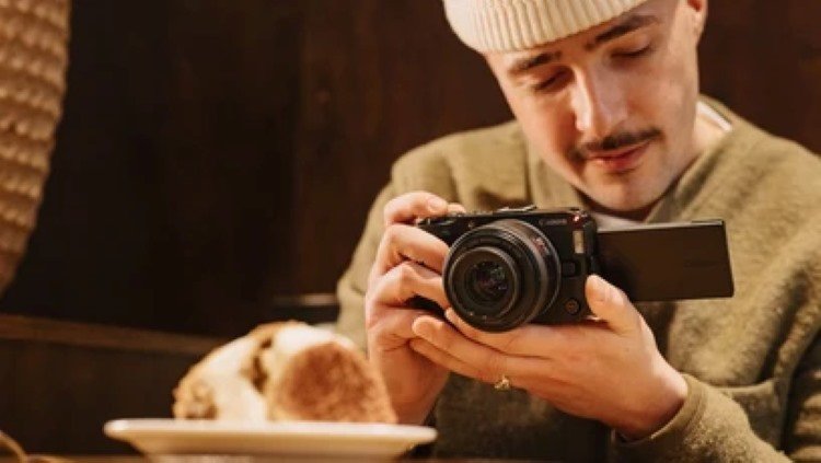 Canon EOS R50 V Cocok untuk Kreator Konten