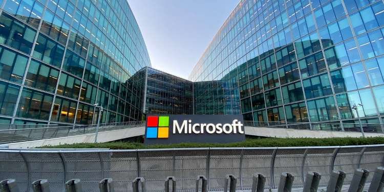 Bisnis Gim Limbung, Microsoft PHK 9.000 Karyawan