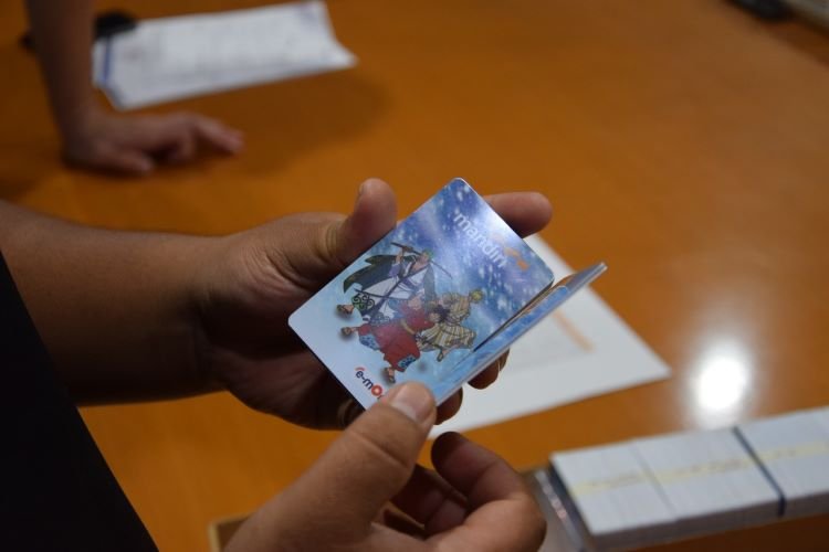 PT INTI Produksi 1,3 Juta Kartu Prepaid Bank Mandiri