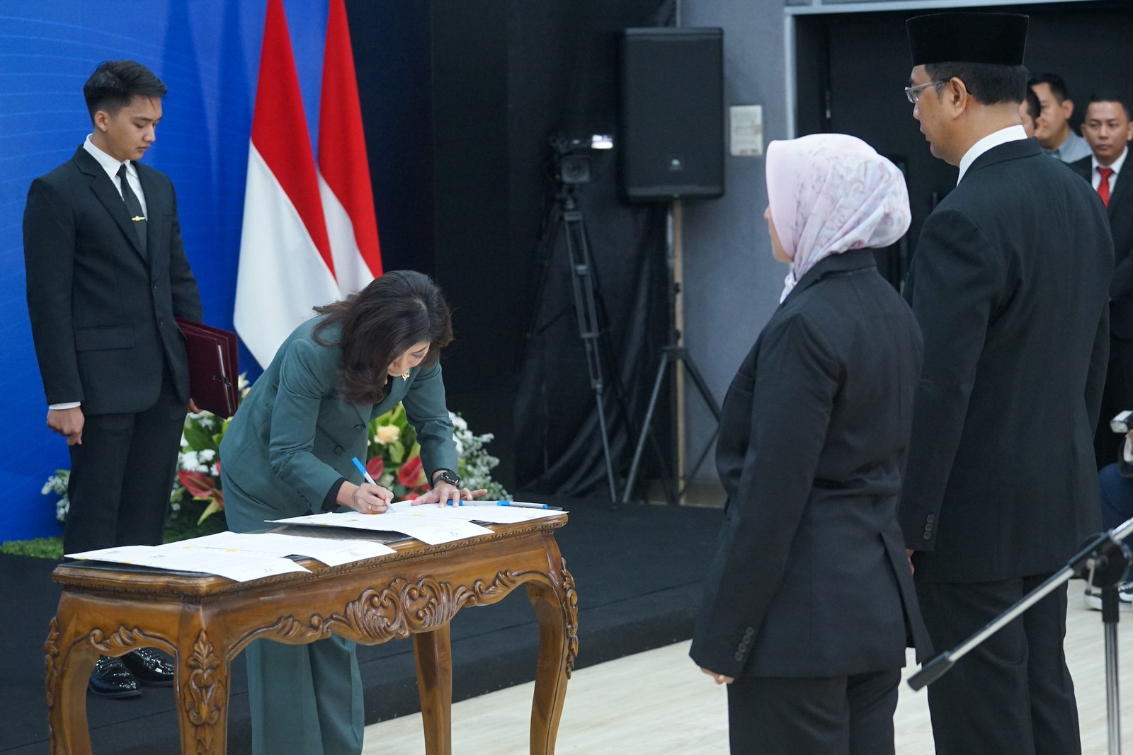 Menkomdigi Rombak 11 Pejabat Eselon II