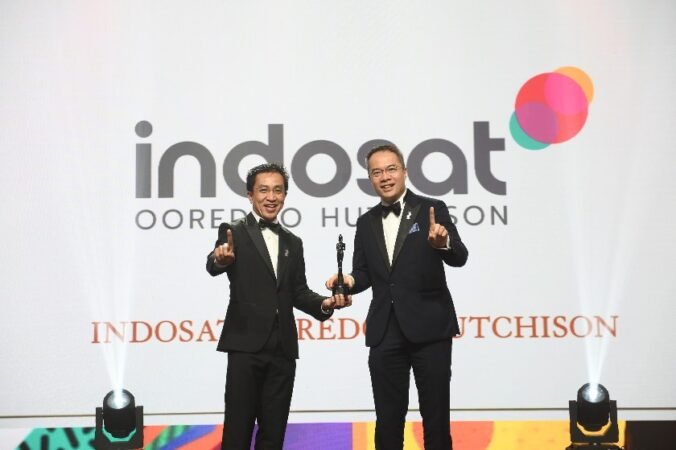 Stock Split Saham ISAT Berlaku Senin Ini