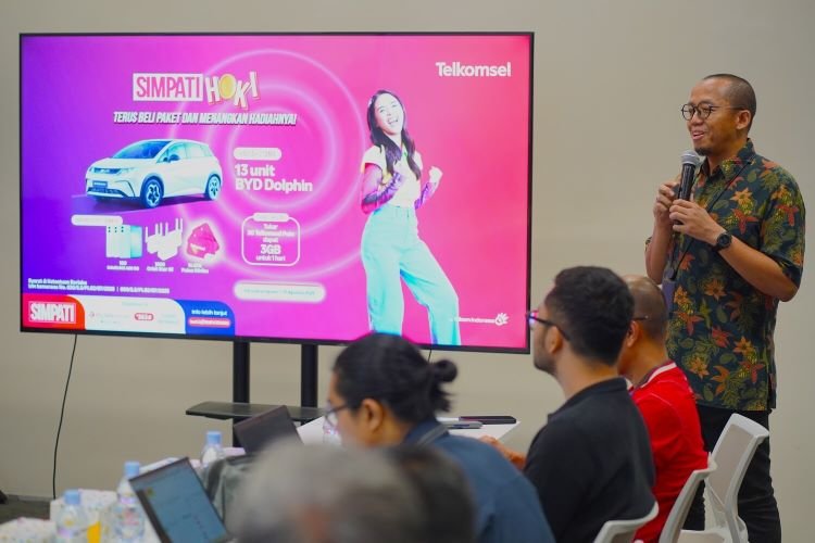 13 Pelanggan Telkomsel Menangi Hadiah Mobil Listrik BYD Dolphin