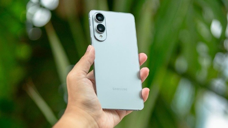 Smartphone Kuasai 64% Lalu Lintas Web Global