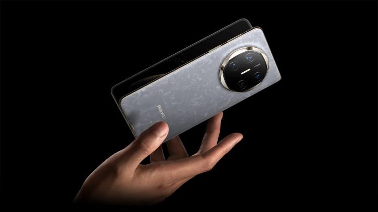 Pembeli: Ponsel Huawei Mate X6 Lebih Baik dari iPhone