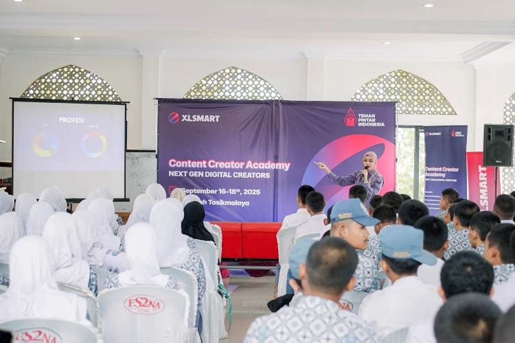 XLSMART Bekali Generasi Muda dan UMKM Keterampilan AI