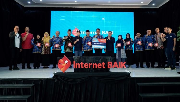 Internet Baik Telkomsel Jangkau 10.000 Pelajar
