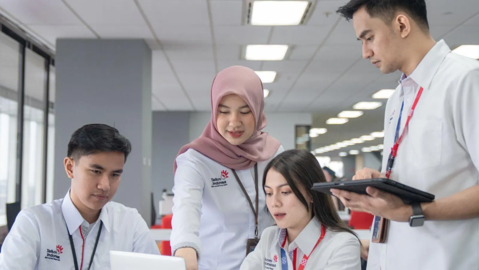 2.307 Karyawan Telkom Raih Google Career Certificate