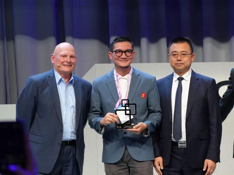 Koneksi Telkomsel Konsisten Lancar di Tempat Teramai