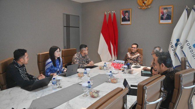 BTS, Satelit, dan Fiber Optik Diandalkan untuk Atasi Akses Internet